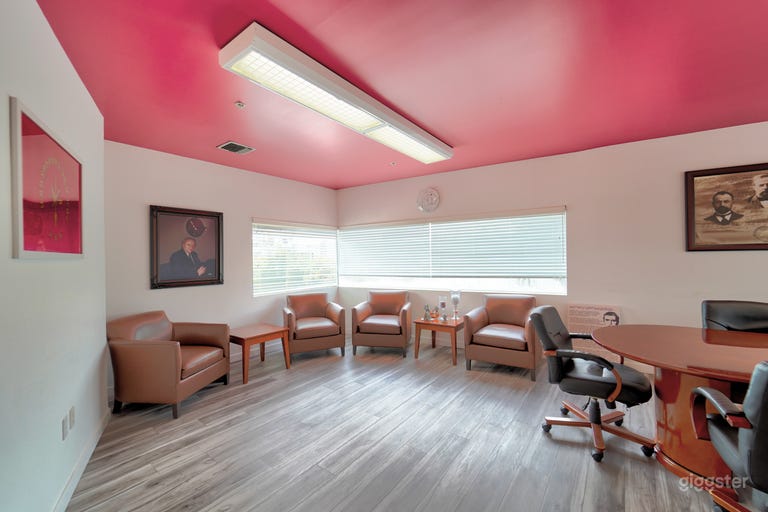  Modern offices for filming  