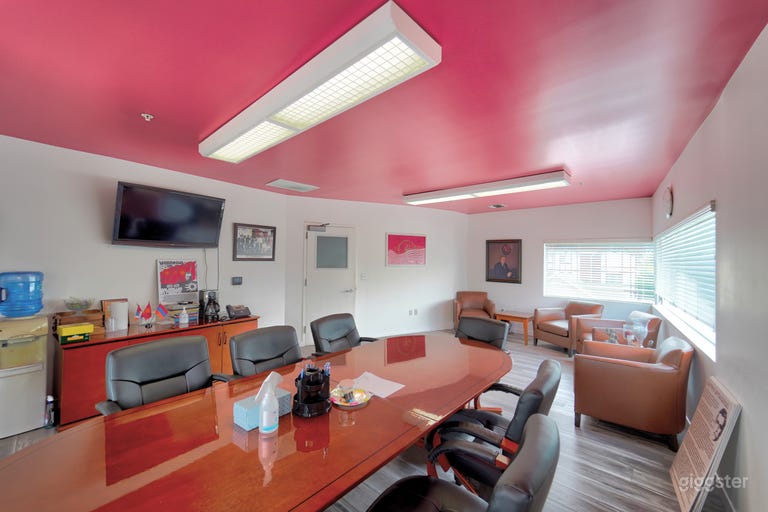  Modern offices for filming  