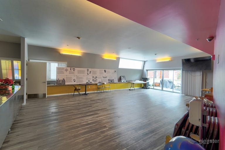  Modern offices for filming  