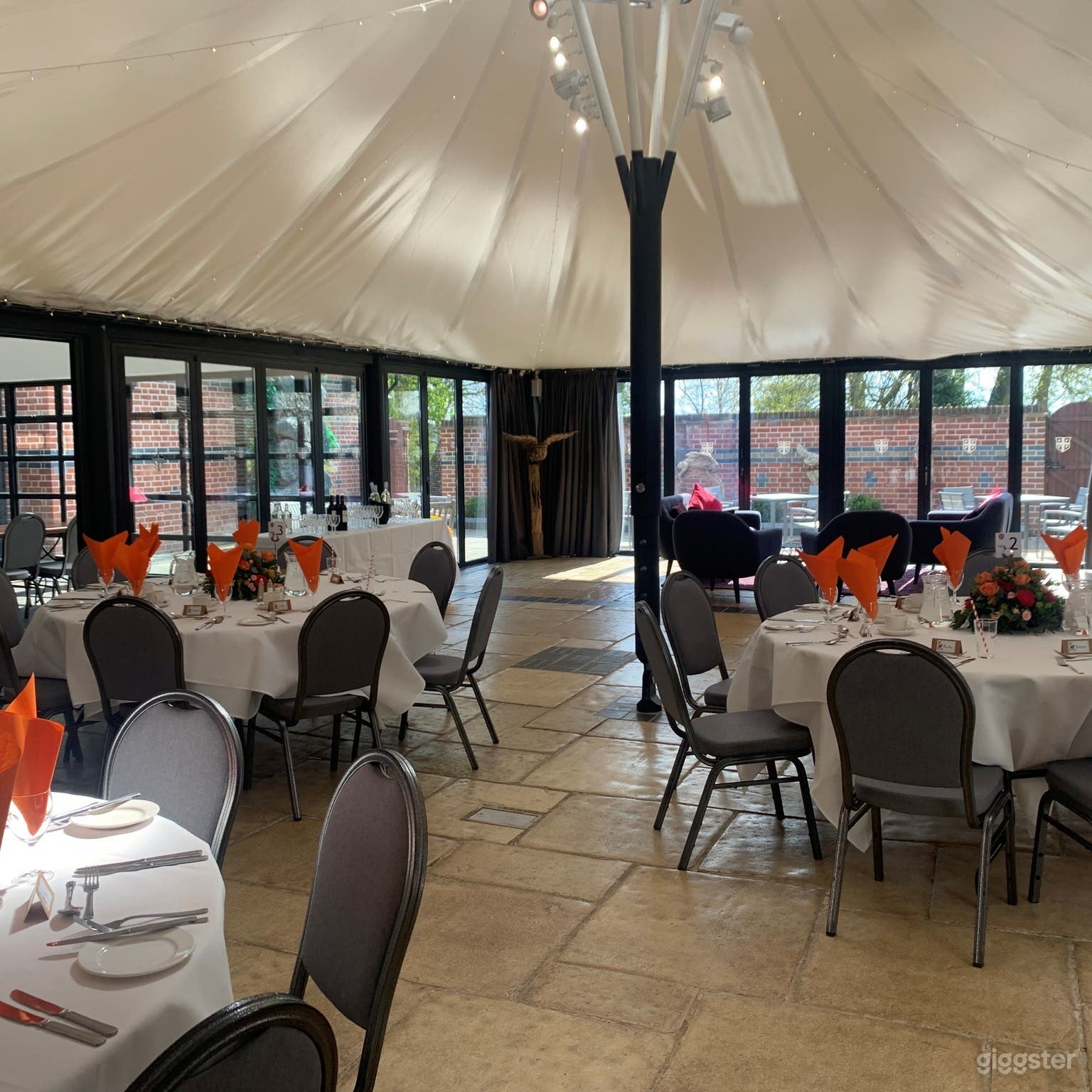 Lovely Golf Club Pavilion  Photo 4