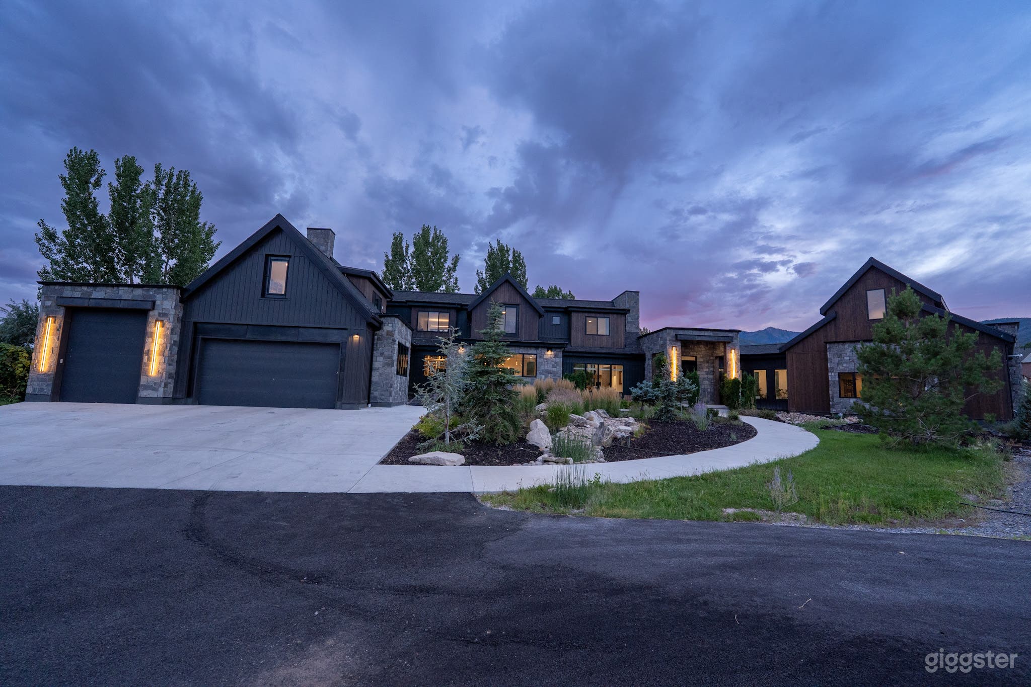 Midway Mountain Windows with Pickleball Photo 1