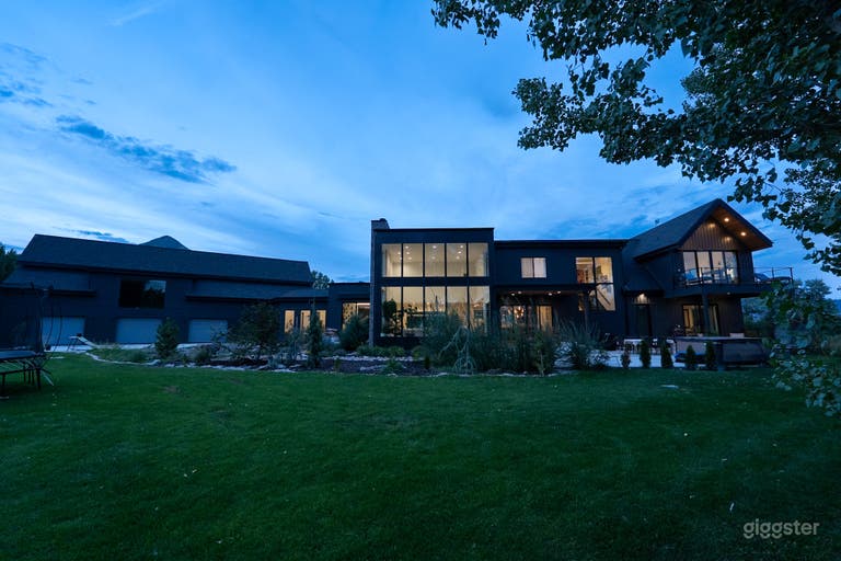  Midway Mountain Windows with Pickleball 