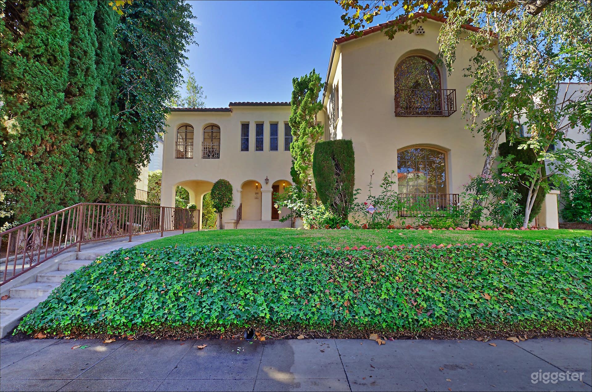 Elegant exteriors great for photoshoots