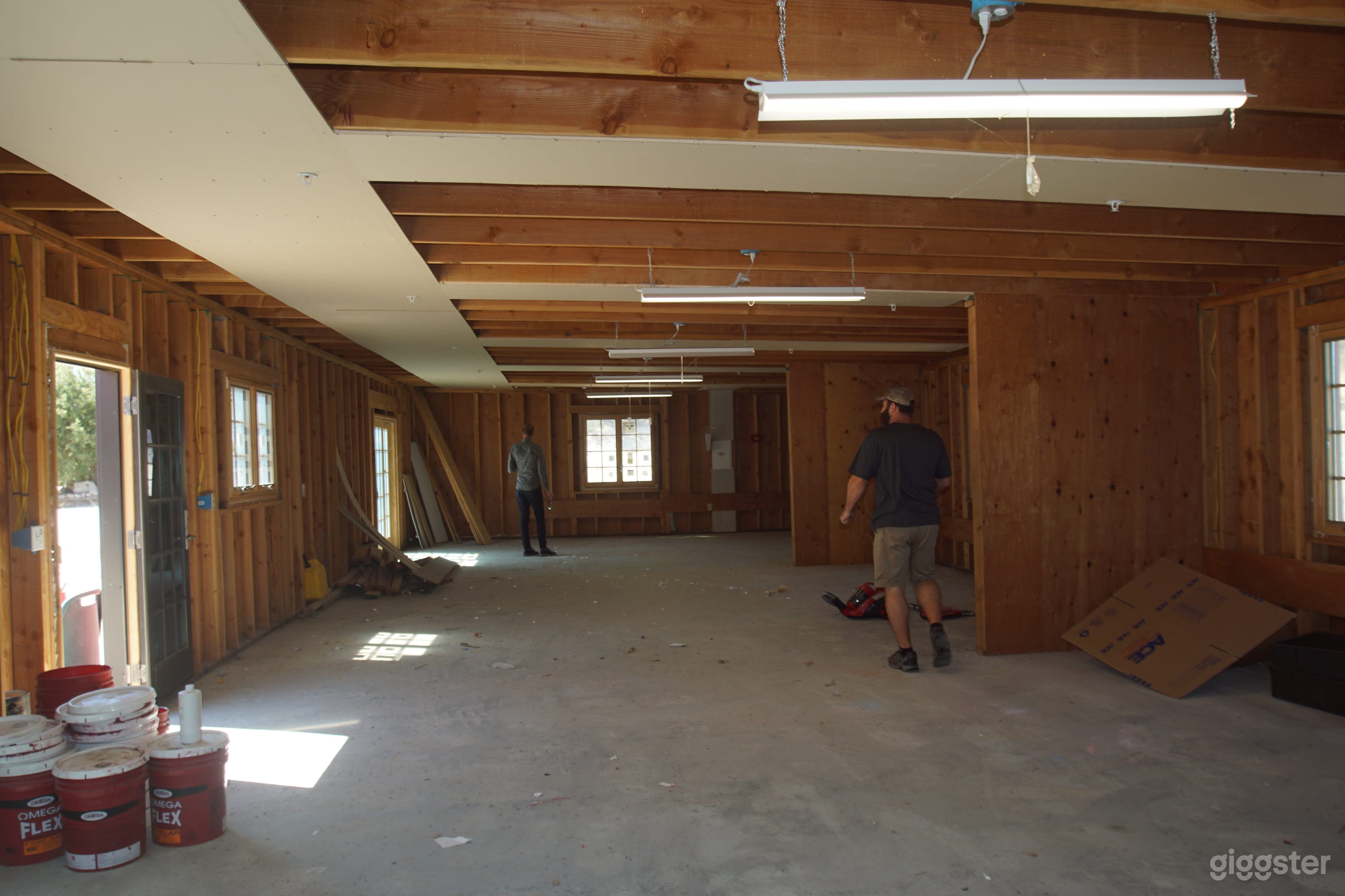 Southwestern and Spanish style Property Photo 3