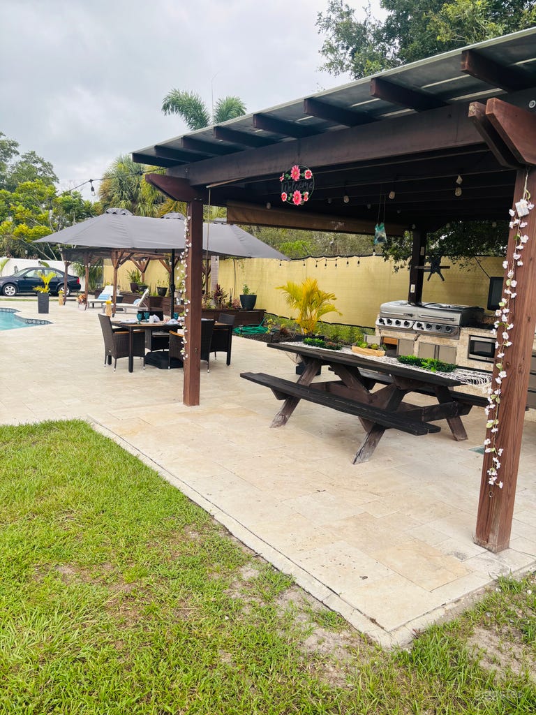  Bloom House – Poolside Oasis for Events & Celebrations 