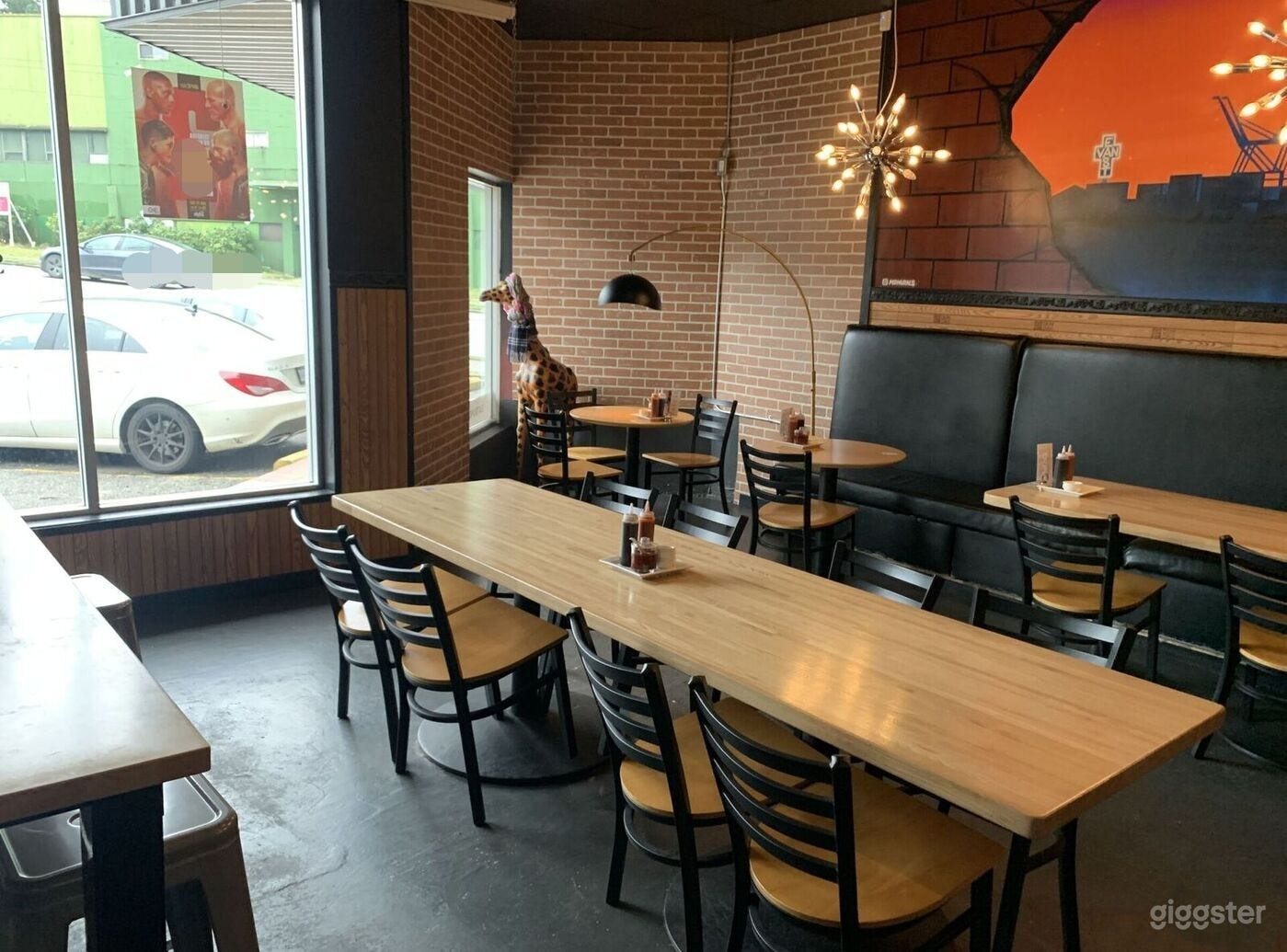 Vibrant Restaurant For Photo and Film Shoots  Photo 2