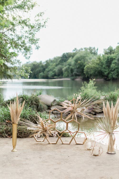 OUTDOOR CATHEDRAL IN BASTROP Photo 3