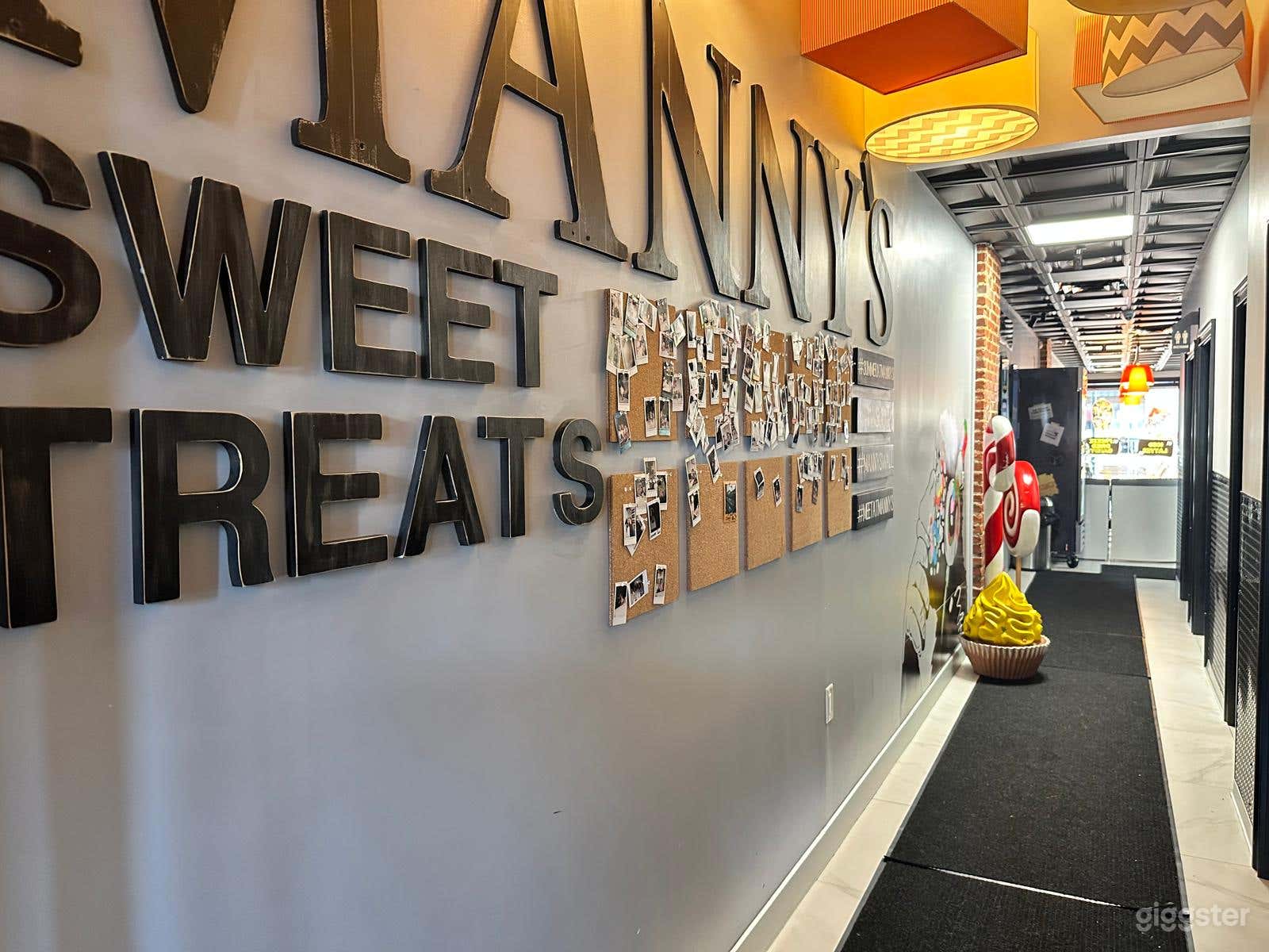 Cafe/Gelato/Crepe/Candy Store Photo 3