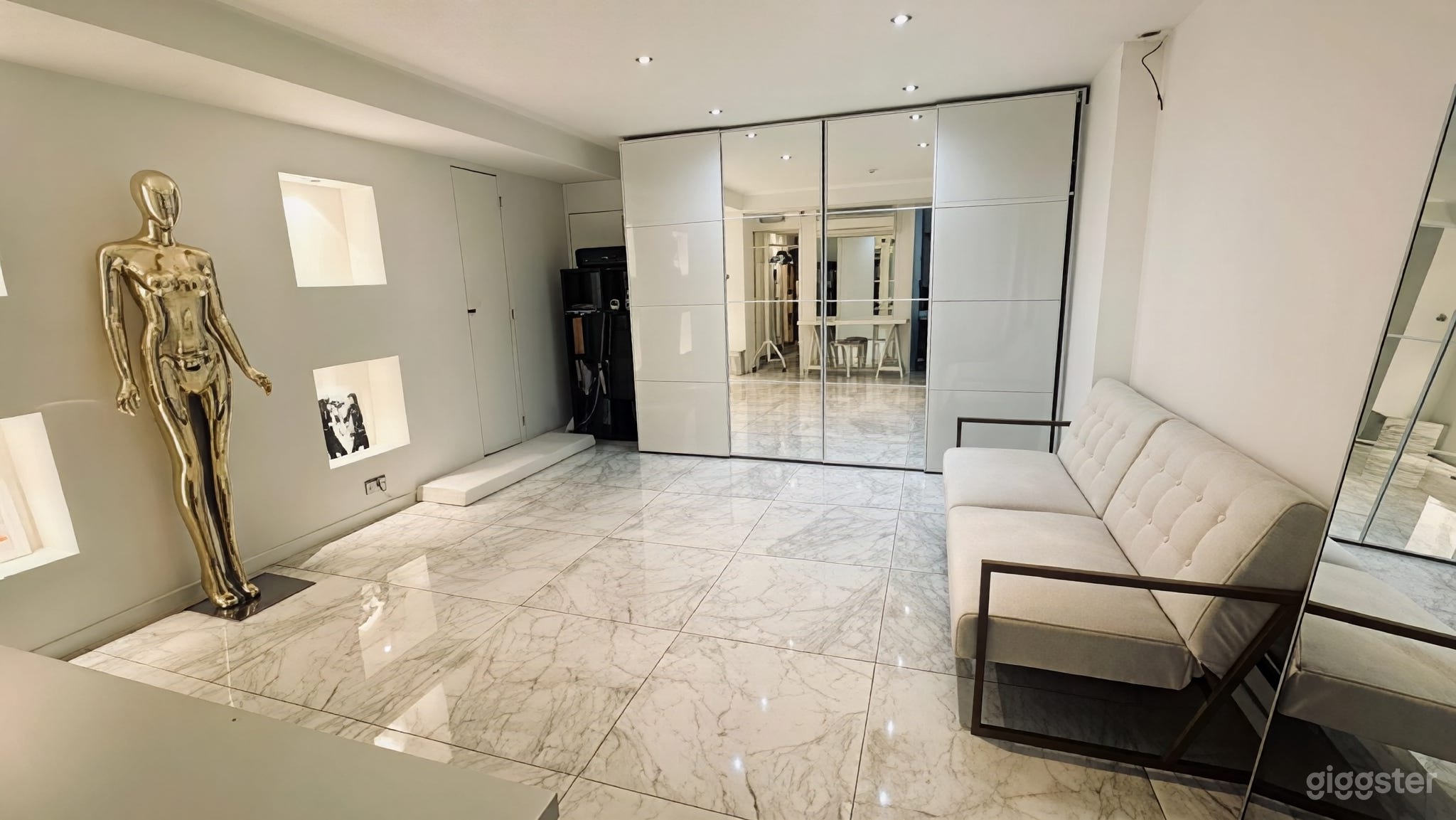 Luxury Fashion Concept Showroom & Creative Space Photo 3