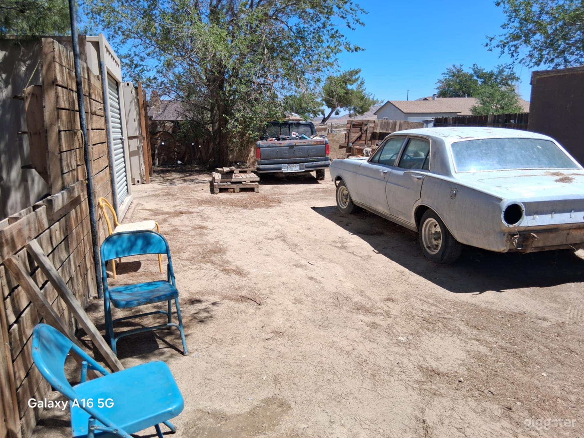 Rural desert downscale backyard  Photo 4