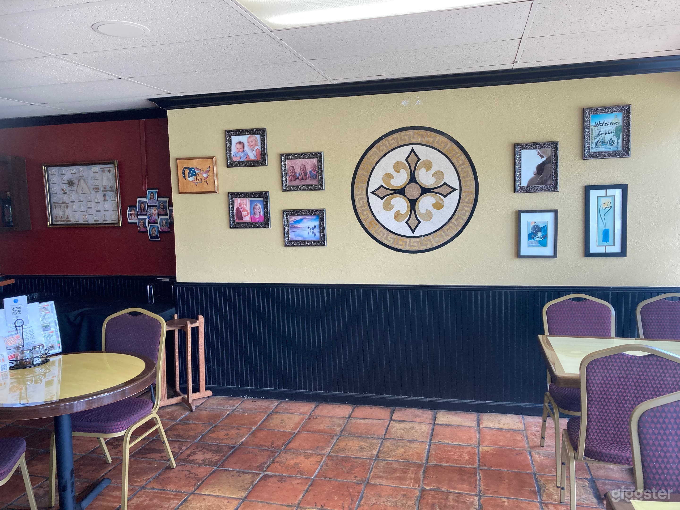 Authentic Pizzeria in Downtown Florida Photo 4