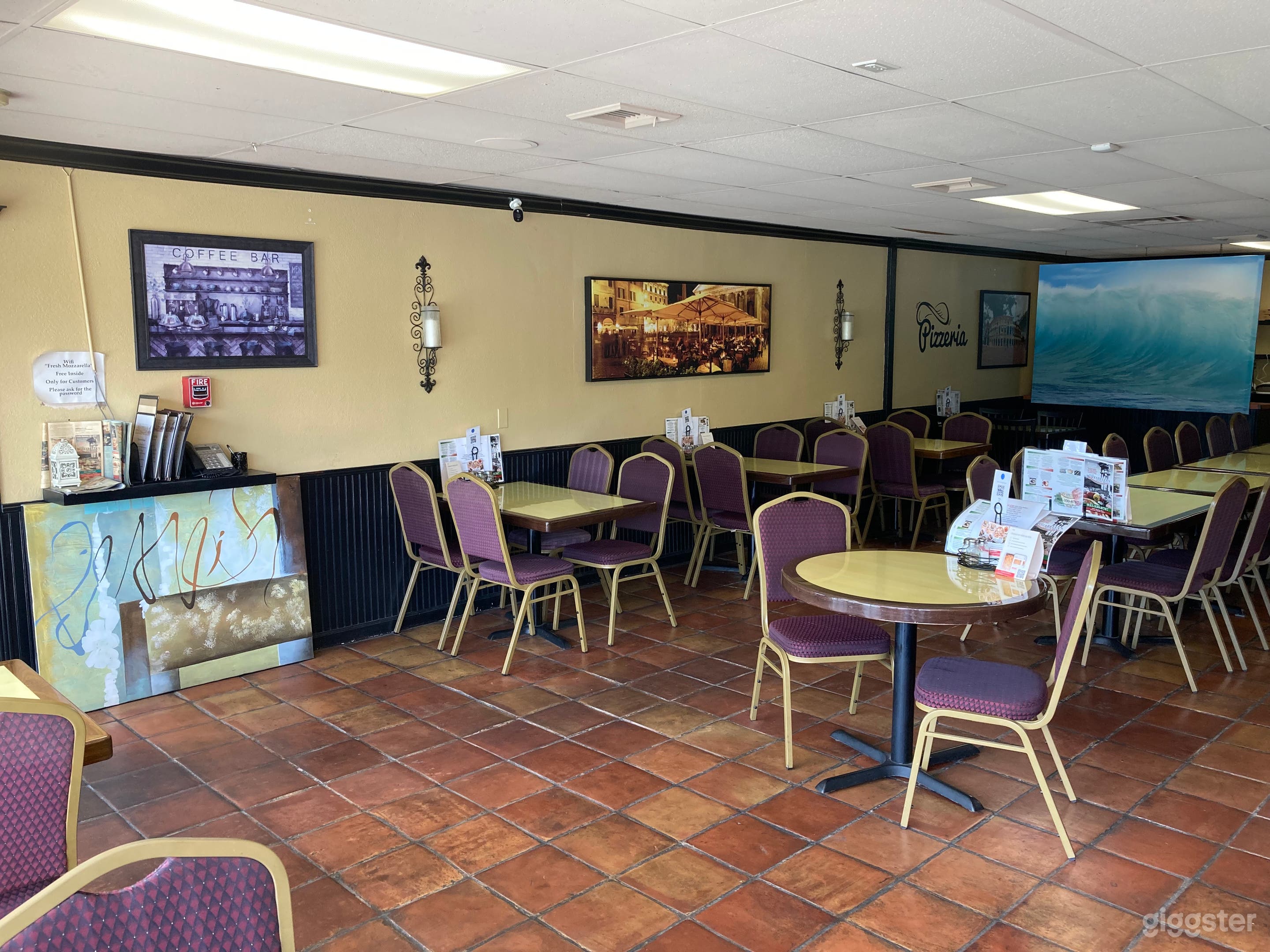 Authentic Pizzeria in Downtown Florida Photo 1