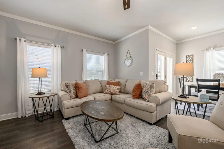  Stylish & Modern 3BR Home Near Chattahoochee River 