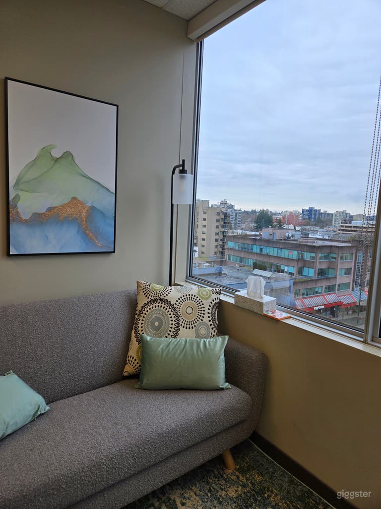  Private Meeting Space for up to 3 People 