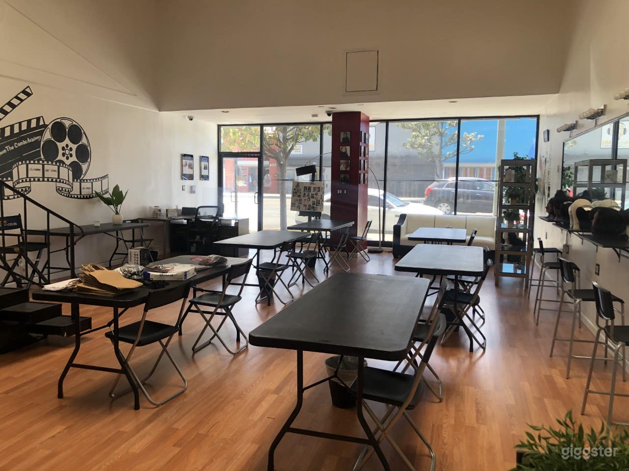 Spacious 2 Story Loft in Los Angeles Photo 2