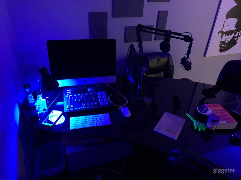  Fully-Equipped Podcast Studio in Mansfield 
