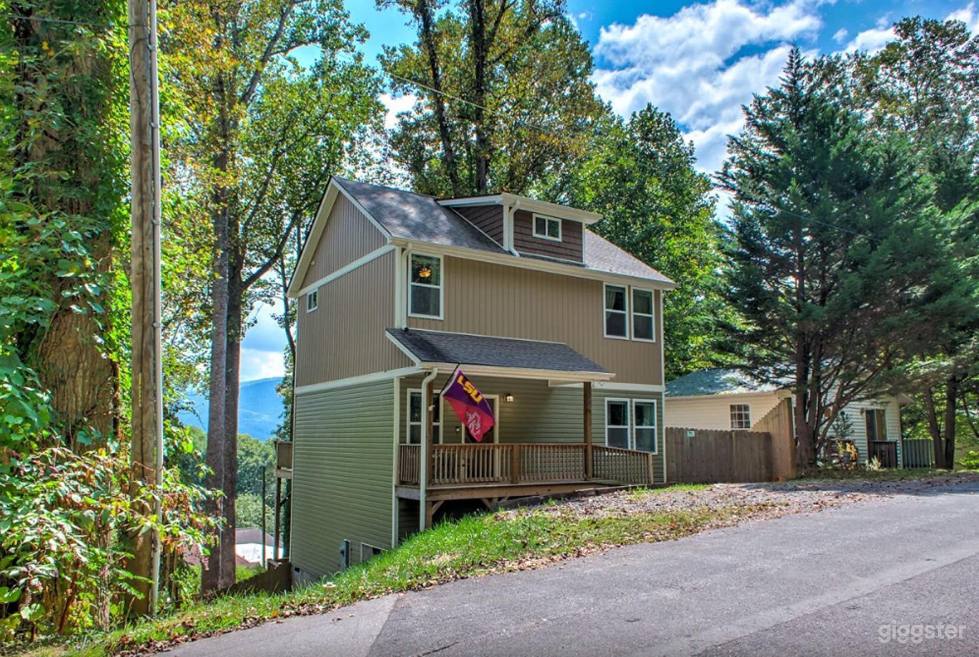 Open Floor Plan Home Photo 3