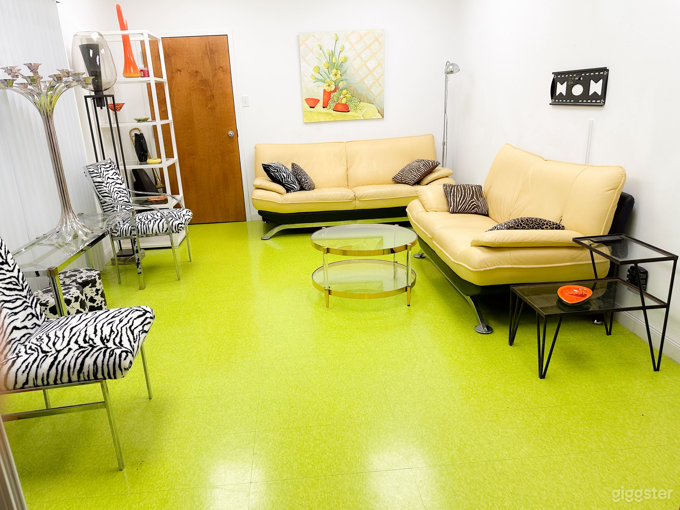 Huge Cyclorama, Studios, Prop House, Event Space, and More! (Entire Facility Rental) Photo 4