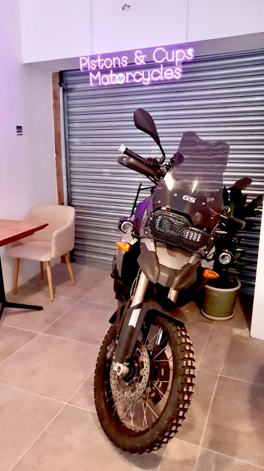 Pistons and Cups Motorcycles Photo 4