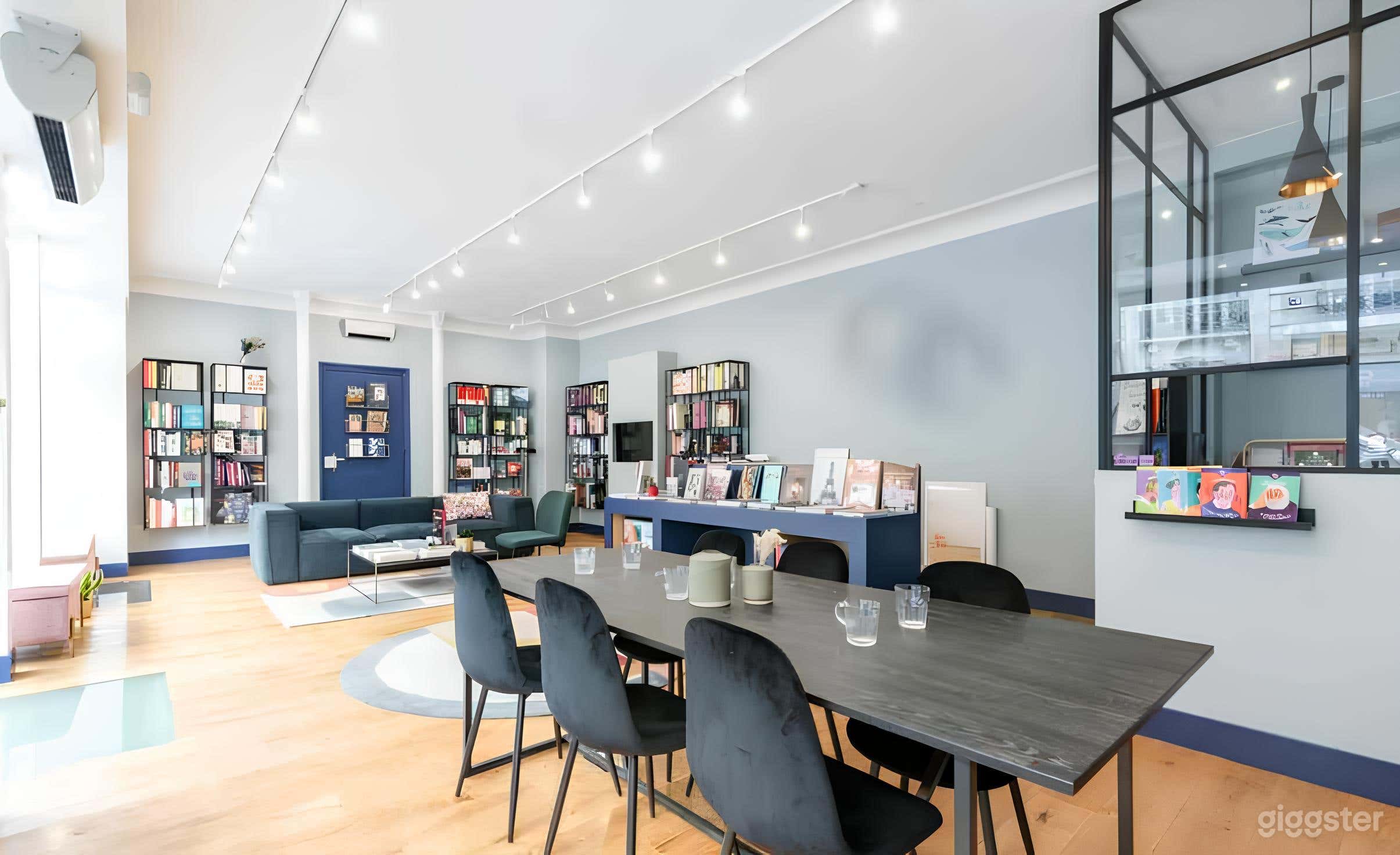 Modern Event Space in Center Paris Photo 4