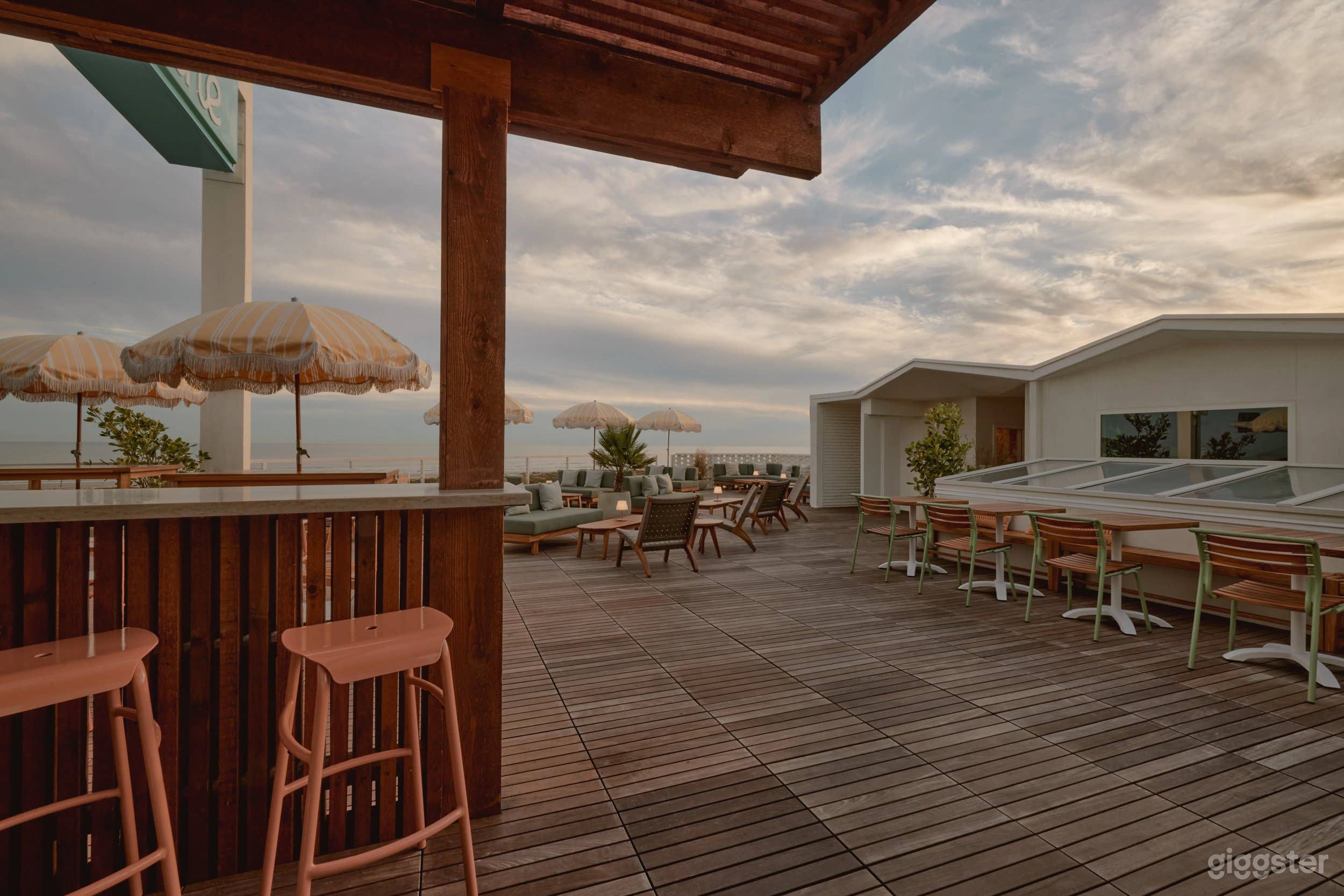 Coastal Mid Century Modern Boutique Hotel Photo 2