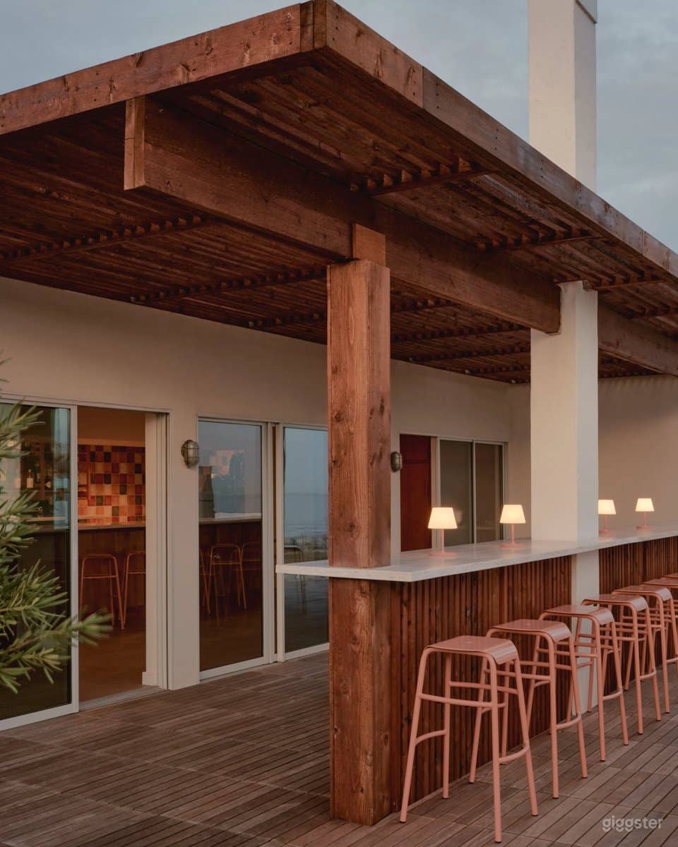 Coastal Mid Century Modern Boutique Hotel Photo 3