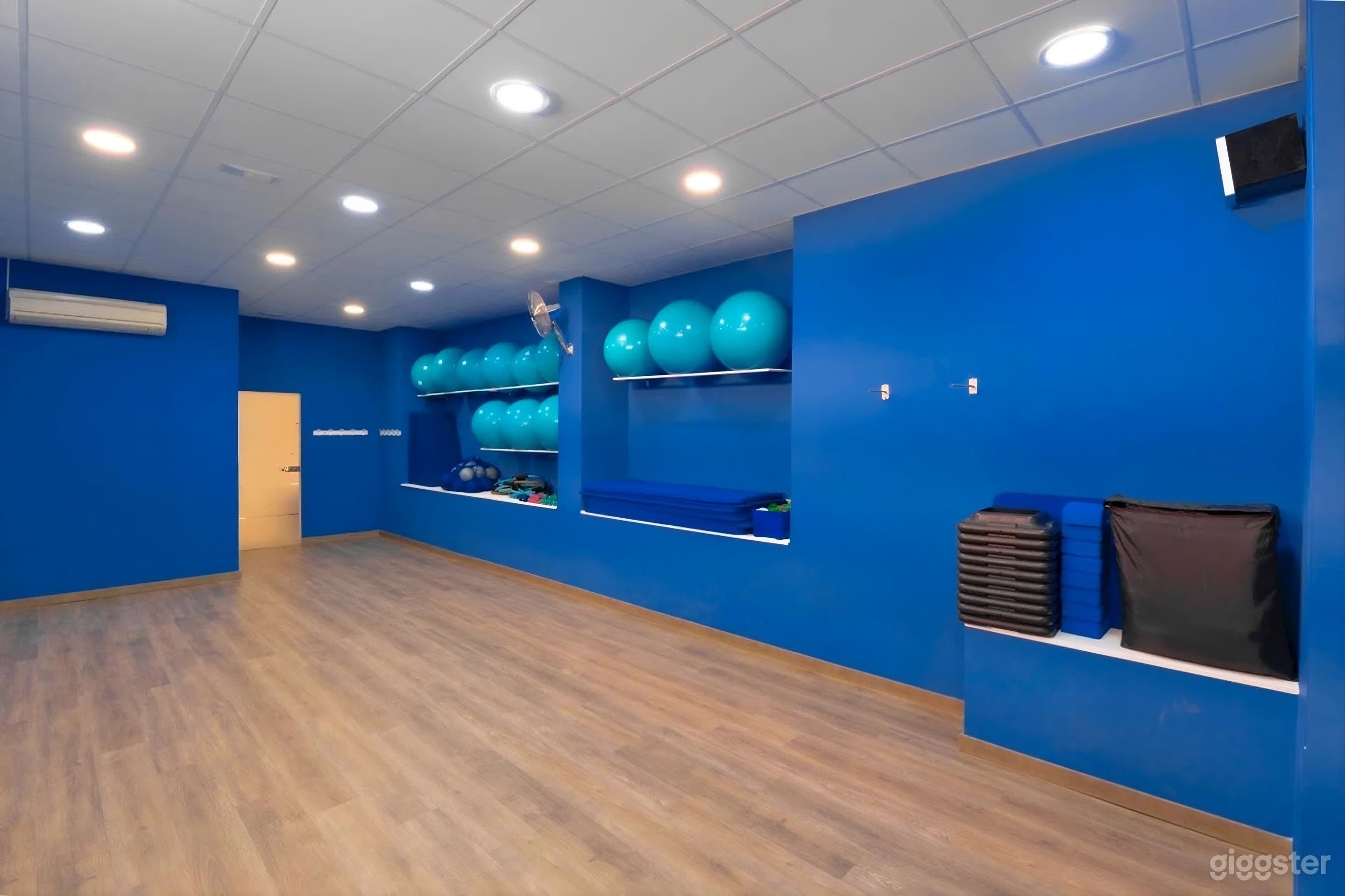 Gimnasio con mucho espacio Photo 4