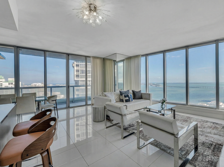  41st Floor Luxury Penthouse | Ocean Views | 2 Bed / 2 Bath 
