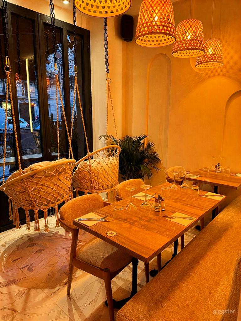  Restaurant mit zeitgenössischem Design und klarem & schickem Stil 