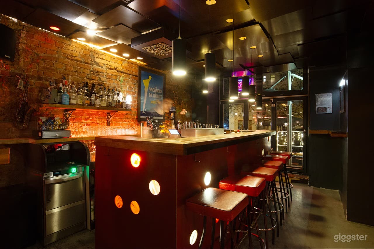 Distinctive Underground - NYC Style Comedy Club & Bar Foto 4