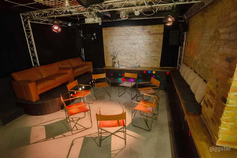  Distinctive Underground - NYC Style Comedy Club & Bar 