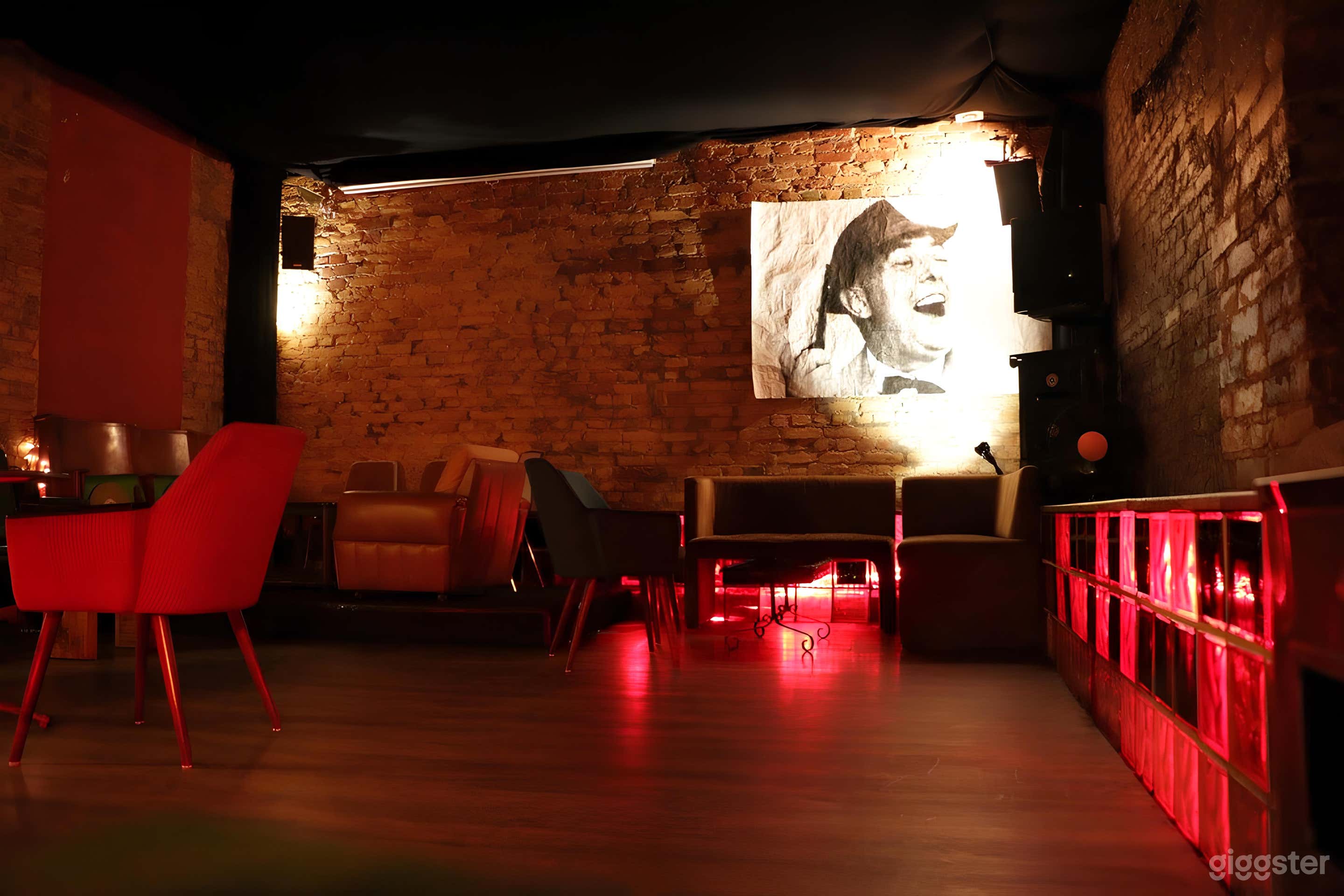 Distinctive Underground - NYC Style Comedy Club & Bar Foto 2