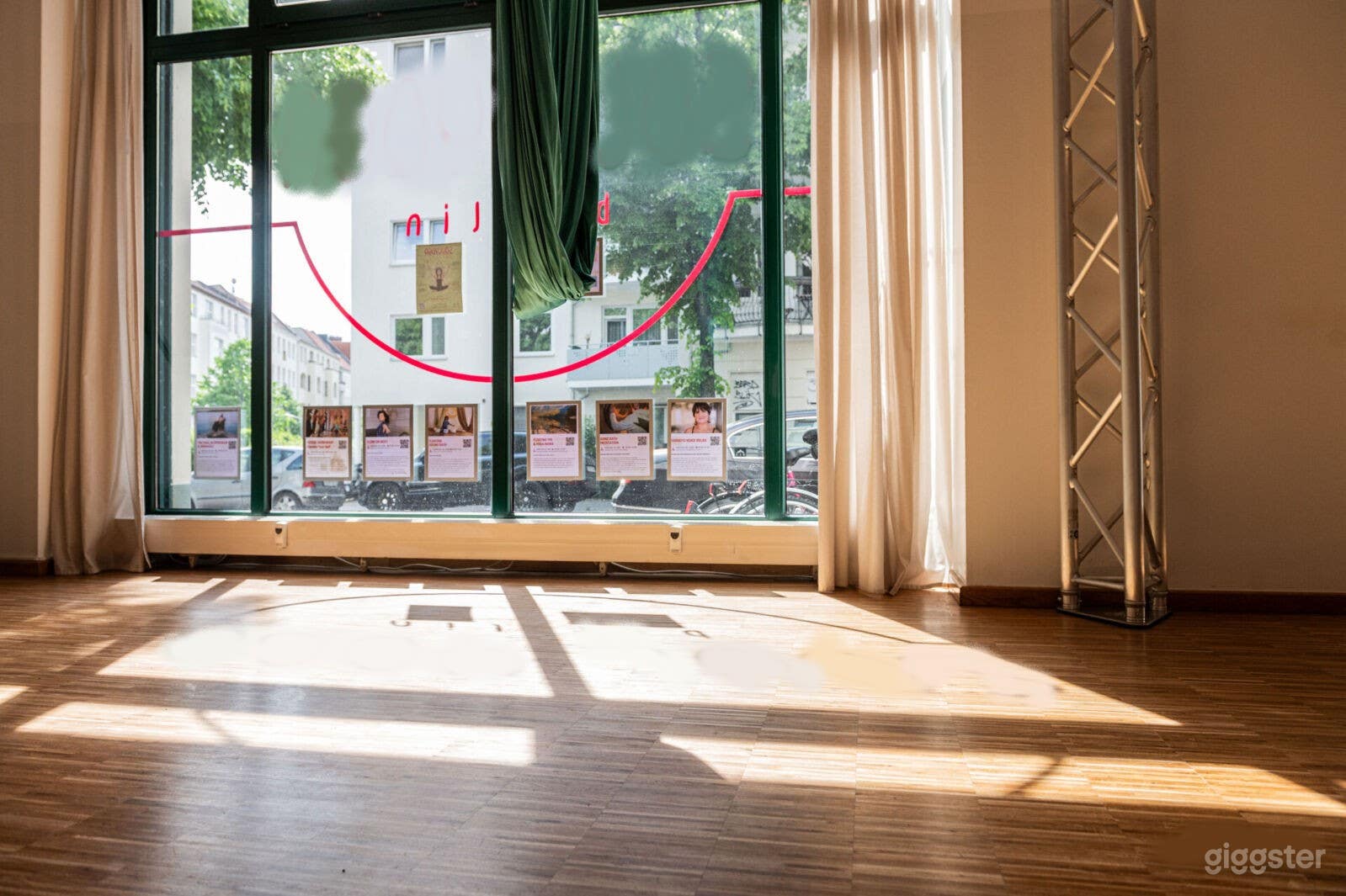 Helles & schönes Yoga- & Aerial-Studio in Berlin Foto 4