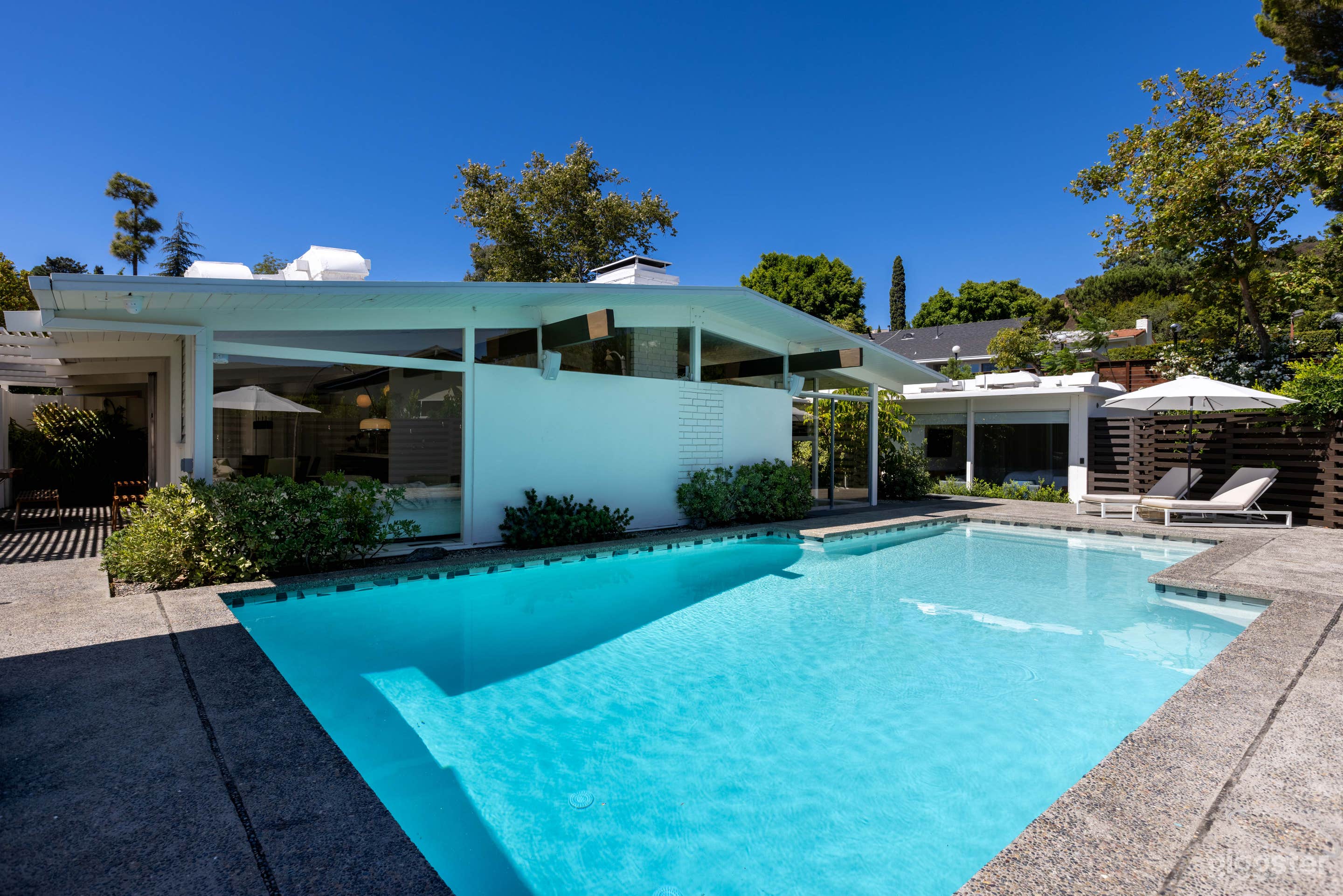 Mid Century Modern No.7 Photo 1