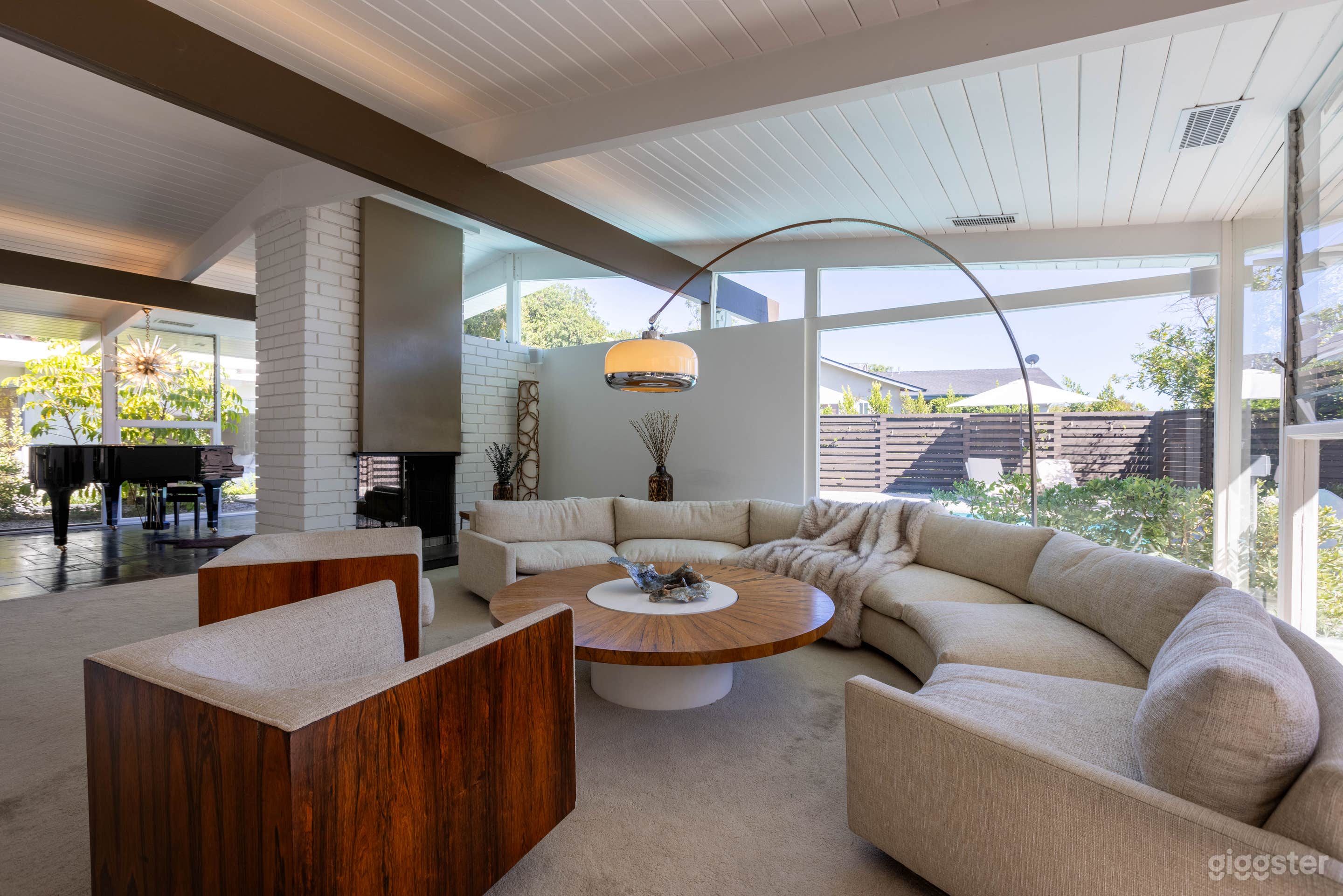 Mid Century Modern No.7 Photo 4