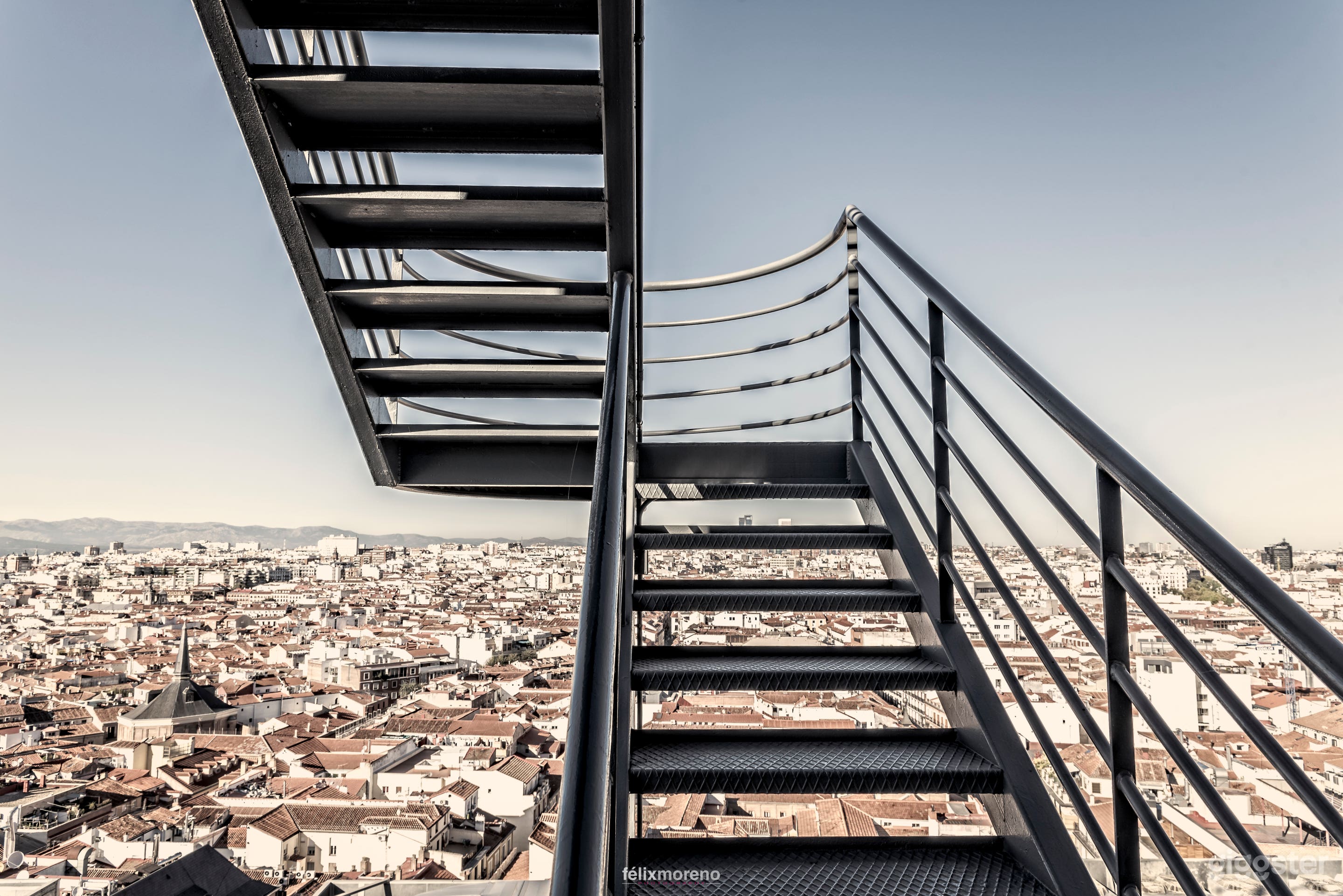 Elegante espacio con vistas en 360 grados sobre  la principal arteria de Madrid: La Gran Vía. Photo 3