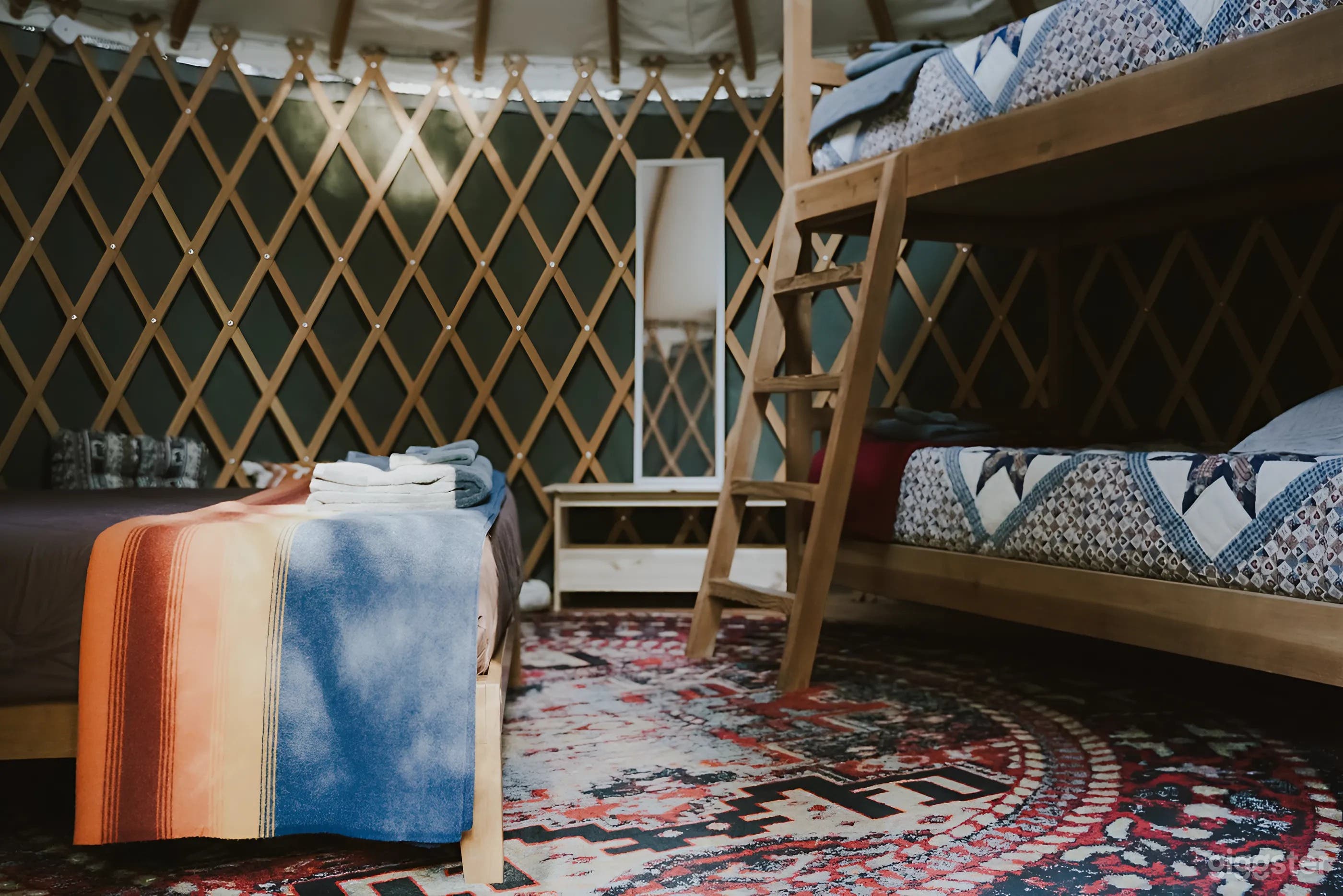 Chanterelle - Cozy Forest Yurt Photo 2