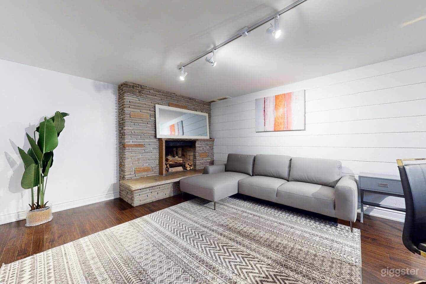 Lux House with Yoga Sun Room Photo 3