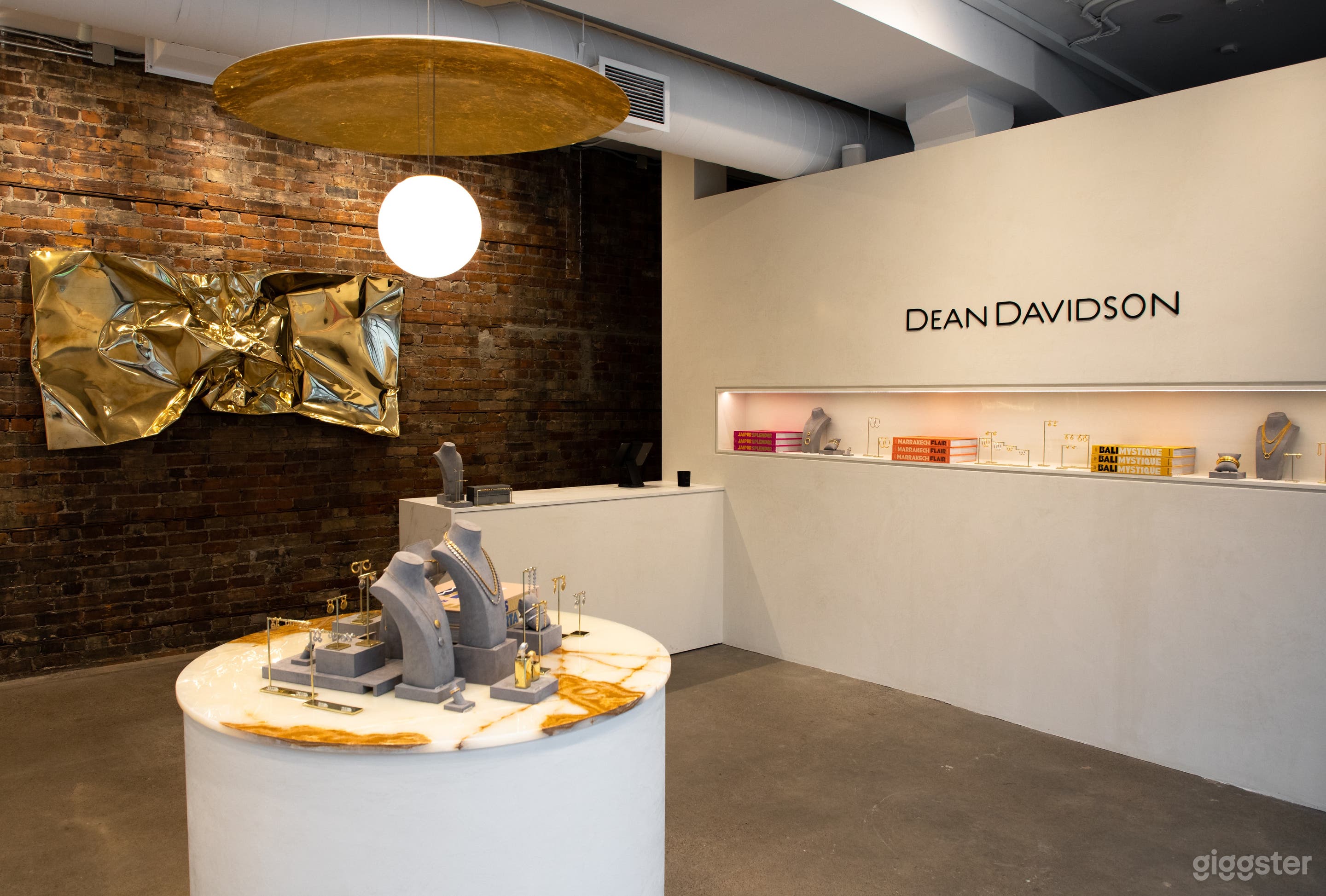 Loft Inspired Luxury Boutique Space Photo 3