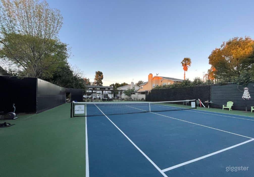 Expansive Tennis Court Haven! Amazing Ambiance. Photo 2