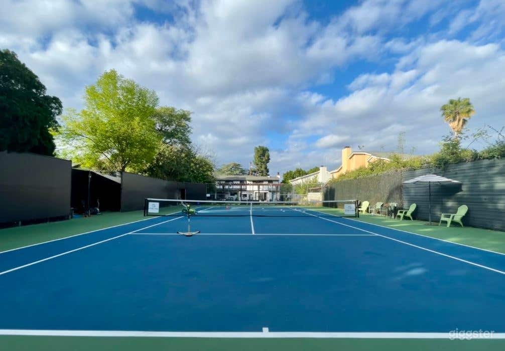 Expansive Tennis Court Haven! Amazing Ambiance. Photo 1