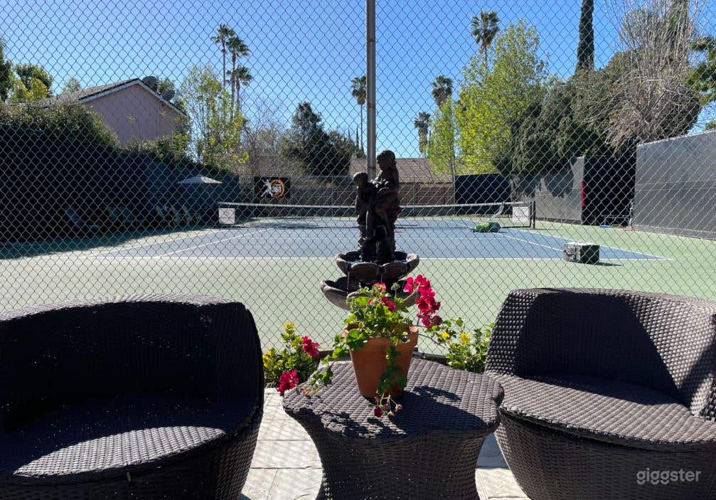 Expansive Tennis Court Haven! Amazing Ambiance. Photo 4