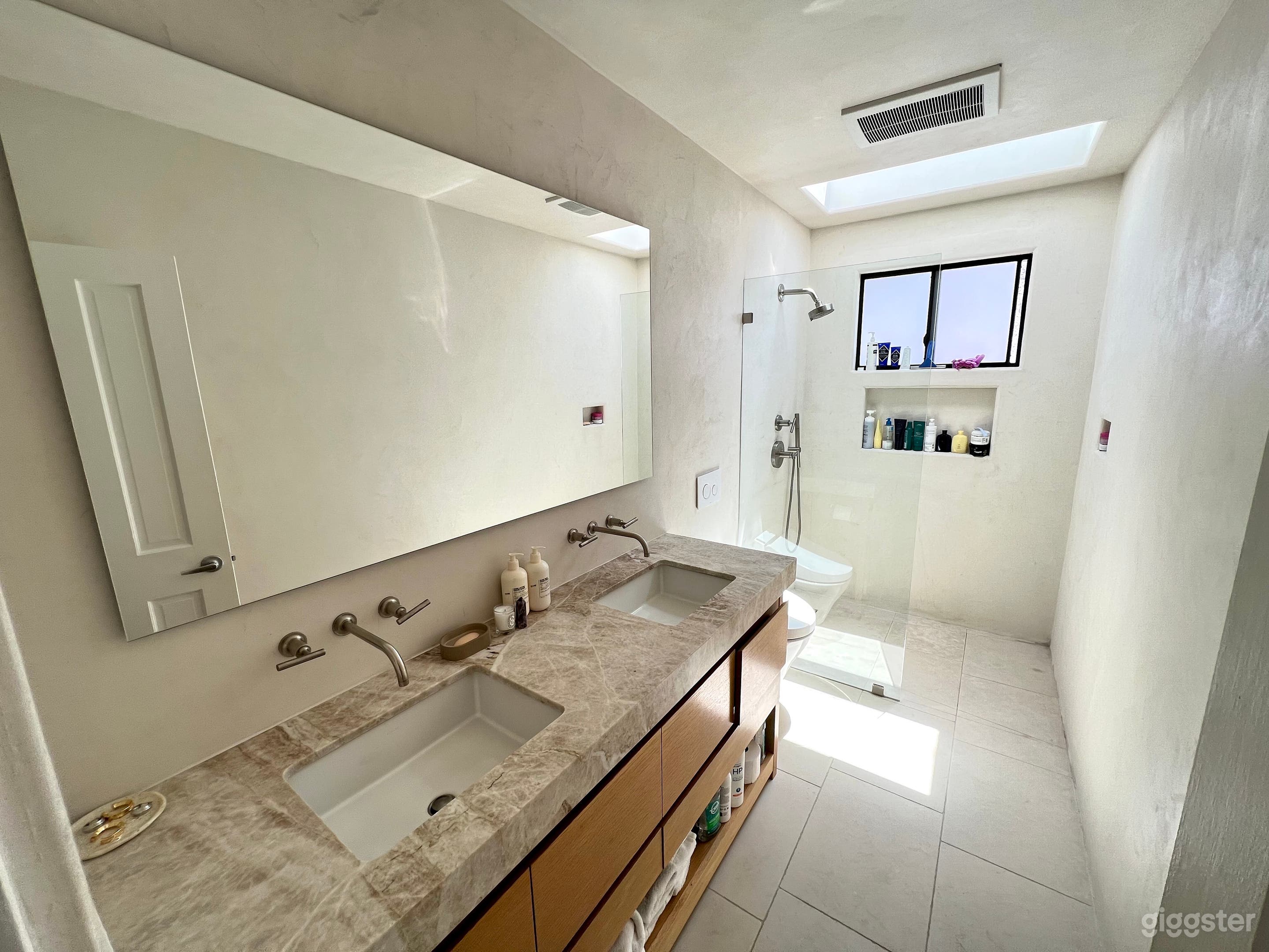 Freshly remodeled bathroom. Great depth for beauty shots.