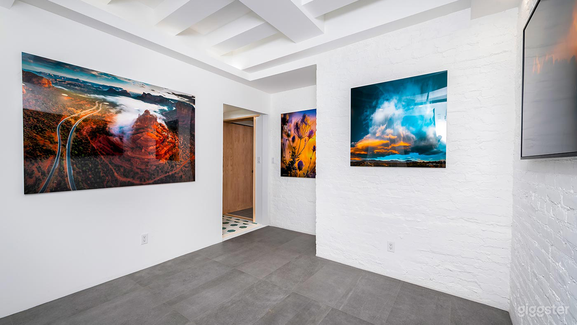 Courtyard Room - A Sound Proof Meeting & Co-working Space Photo 3