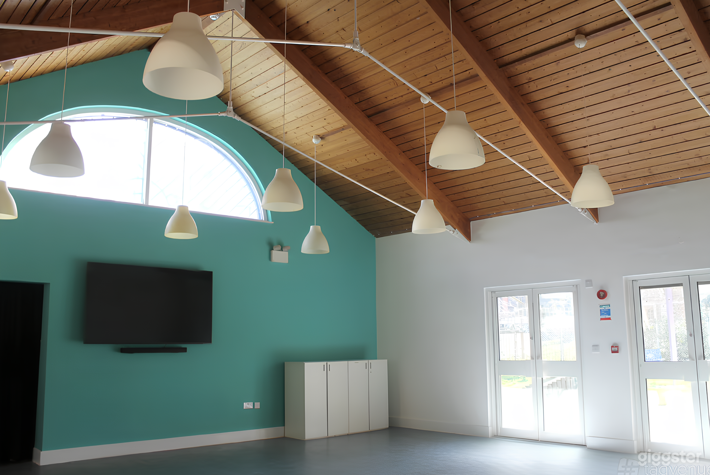 Versatile Devas Garden Room  Photo 1