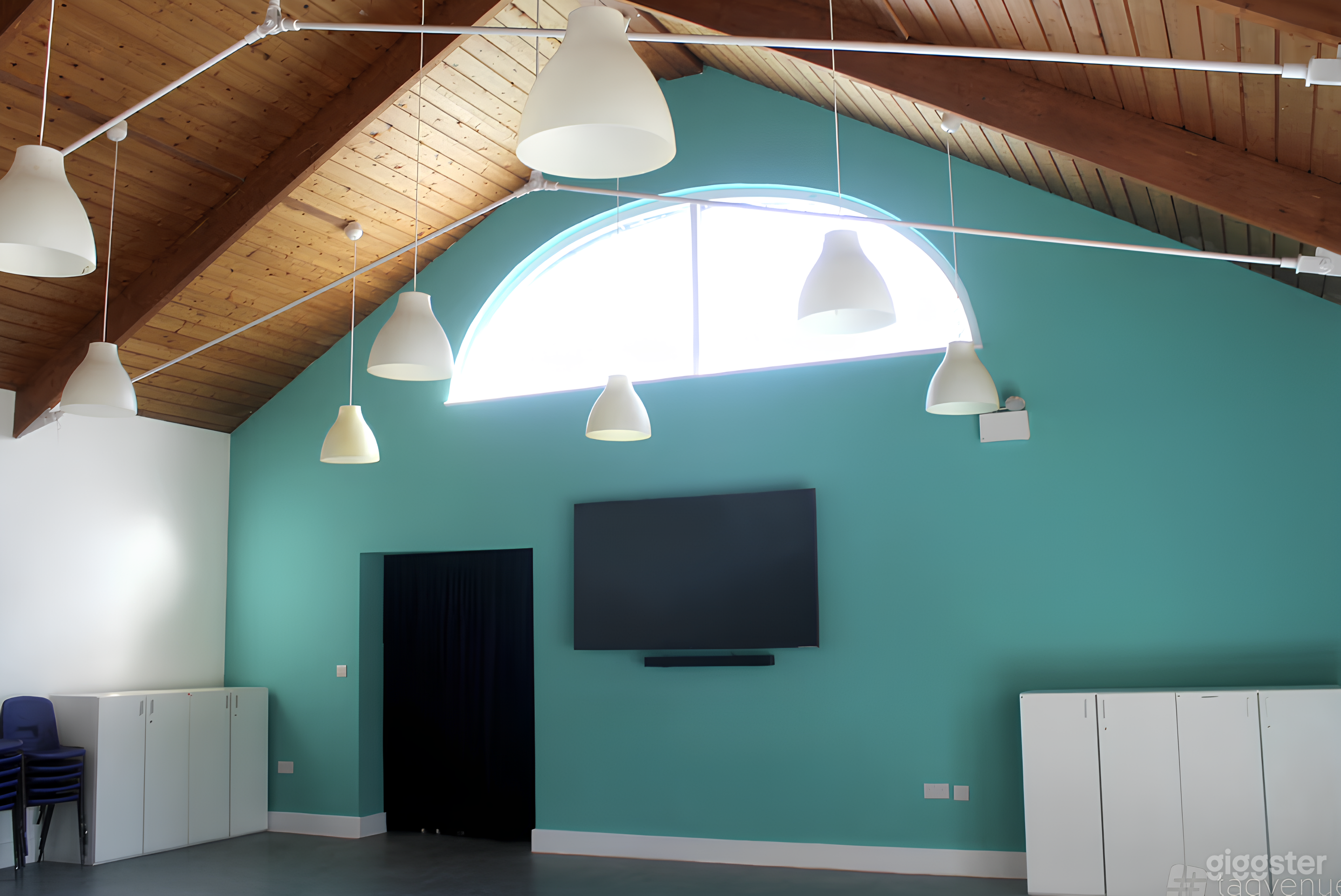 Versatile Devas Garden Room  Photo 2