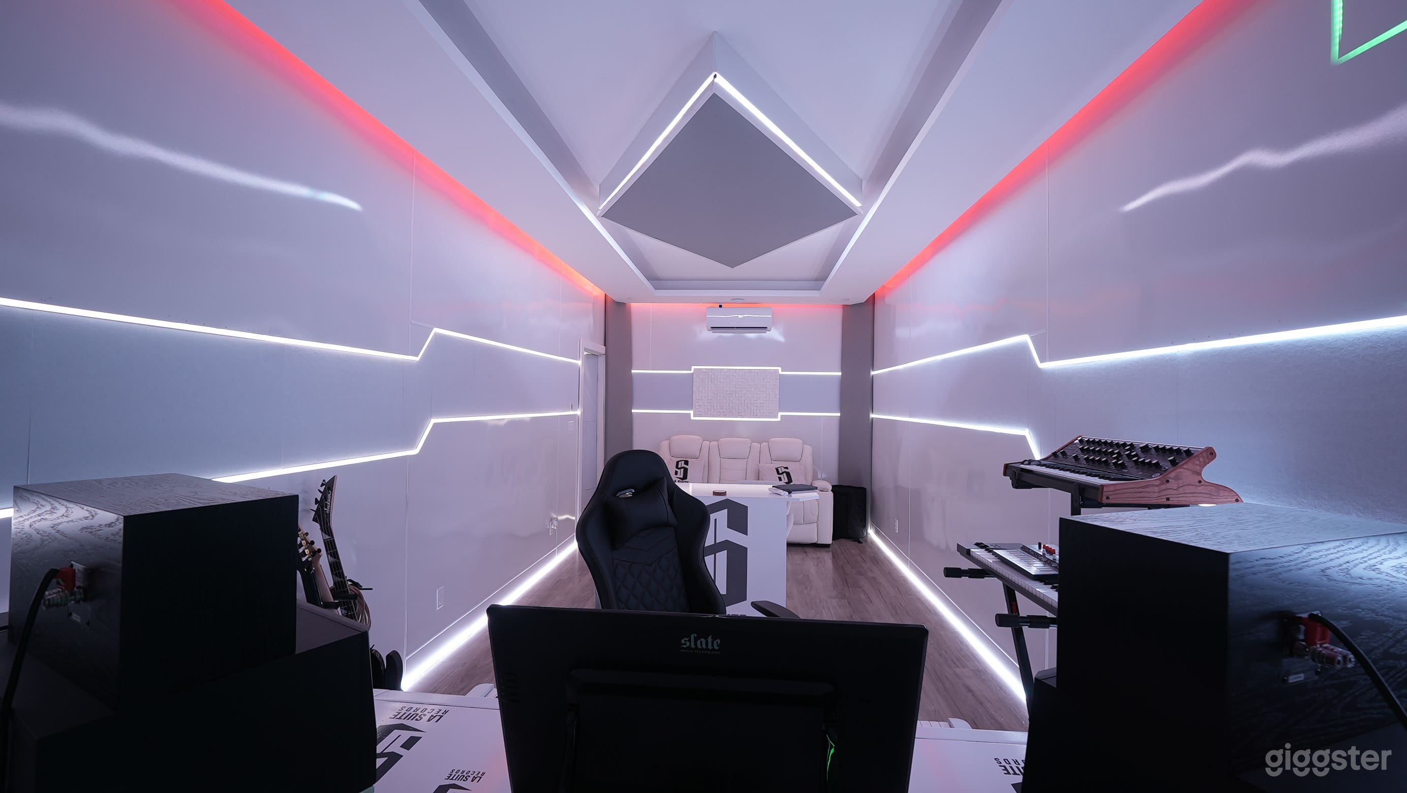 Luxury Recording Studio Photo 1