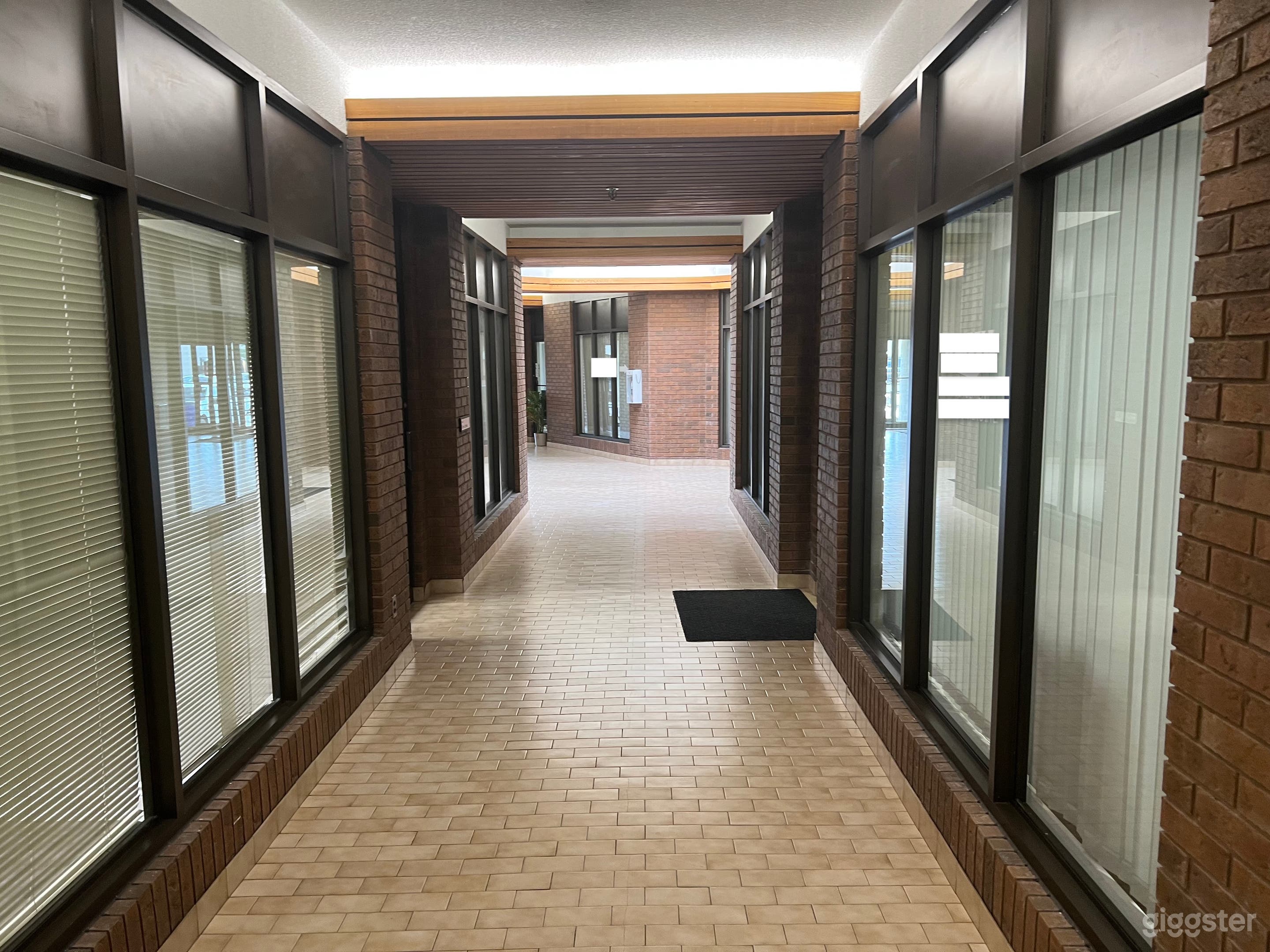 Office Mall For Production Photo 3