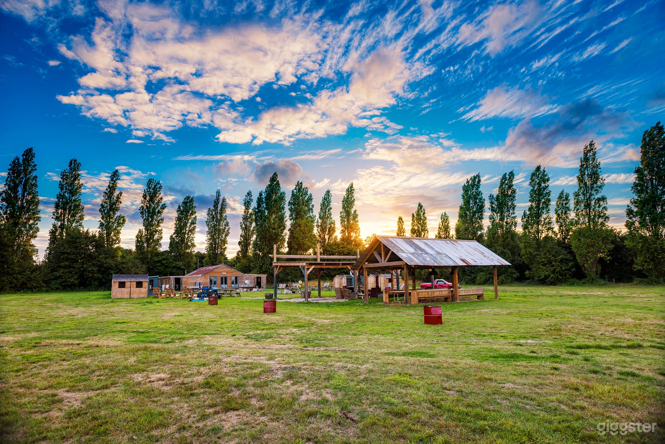 Full of charm and character, our shack is a remnant of the WWI naval base SS Osea that operated in the island during the war period. Used for entertainment and social gatherings at that time, still today one of Osea’s favourite venues!