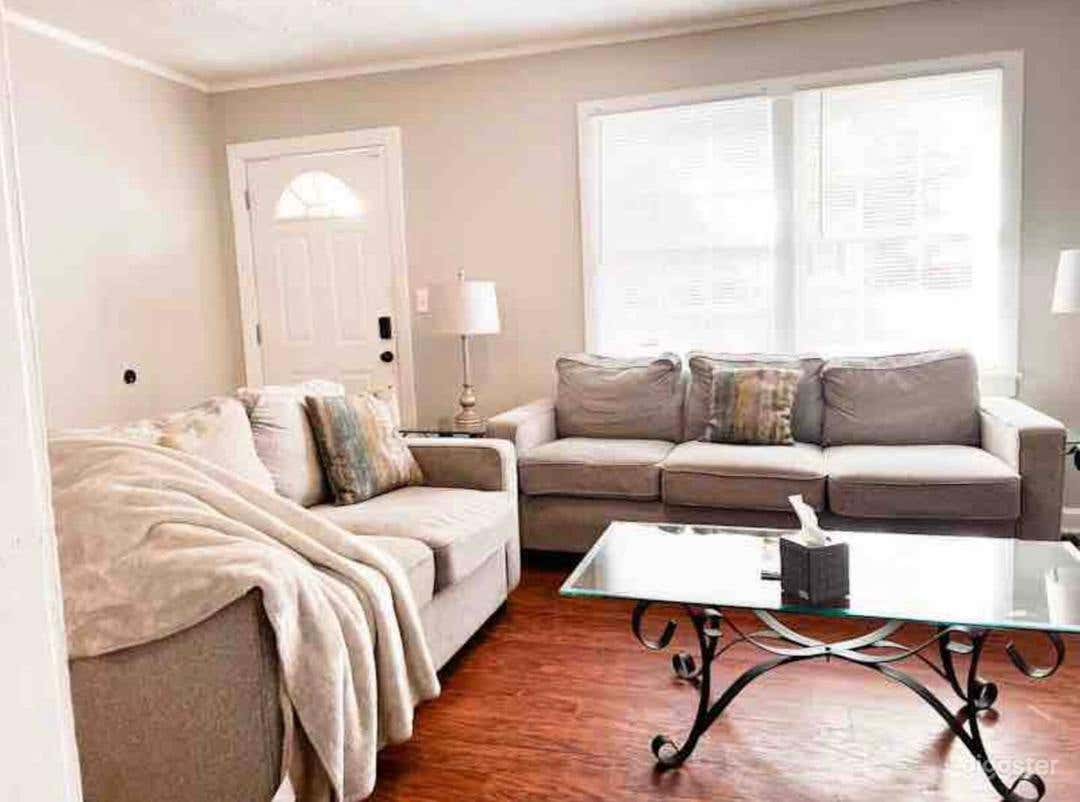 Charming Cottage Home Photo 4